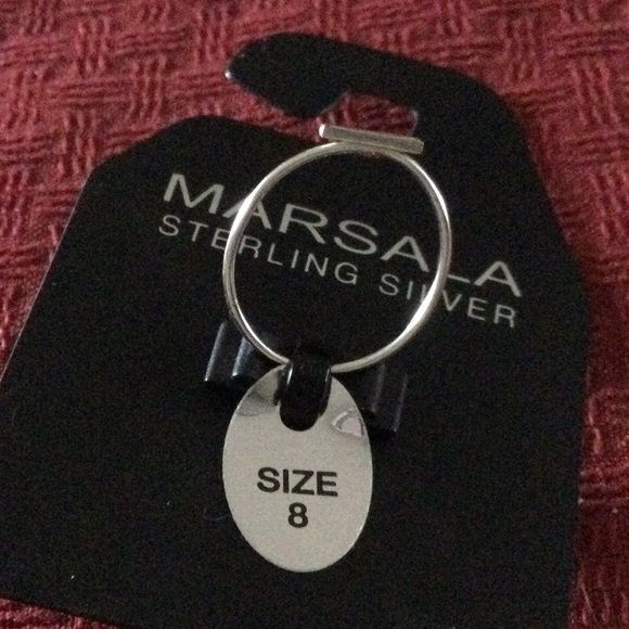 Sterling Silver Ring With Inset Stone - Picture 4 of 5